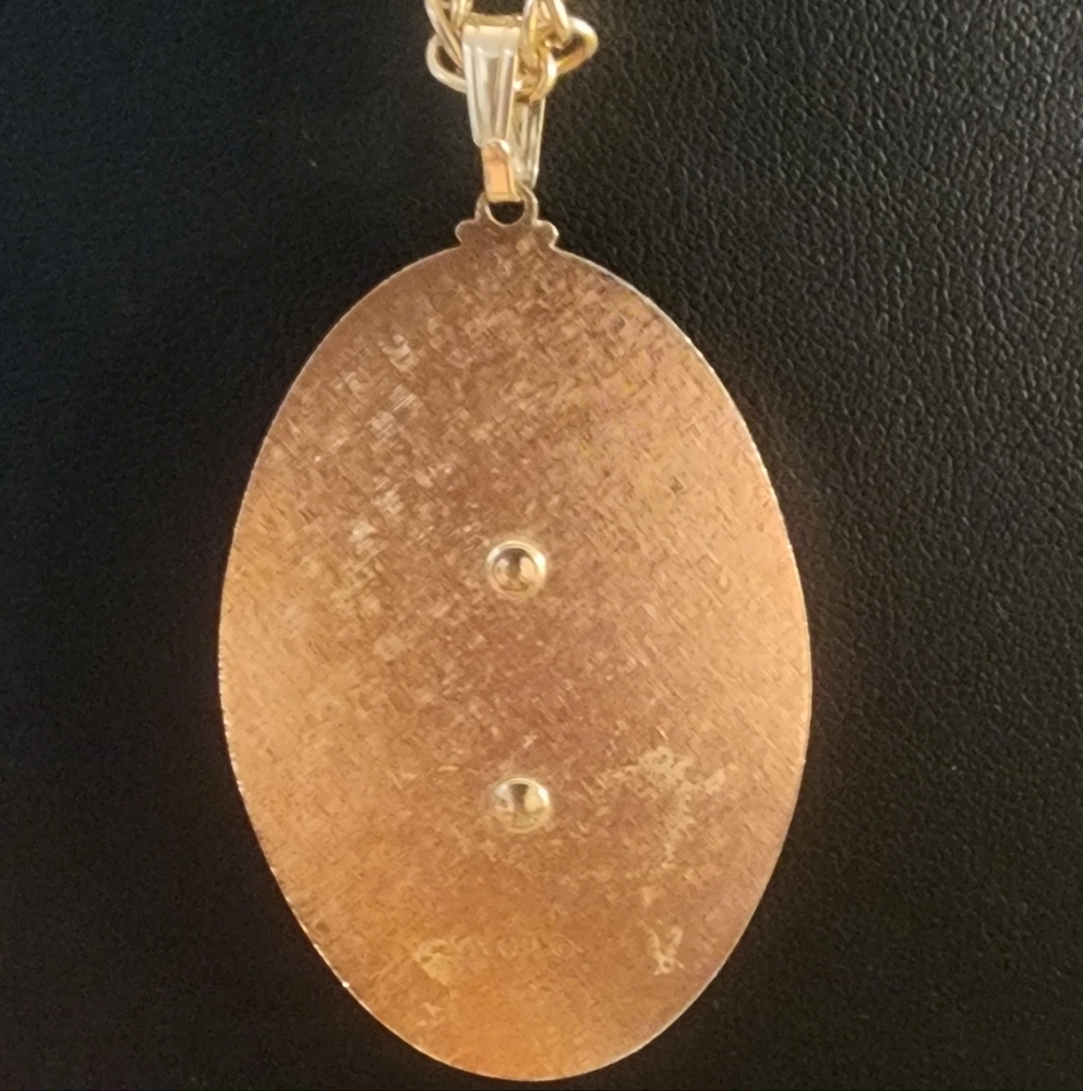 Vintage Cameo Gold‎ Tone Pendant Necklace - Picture 3 of 8